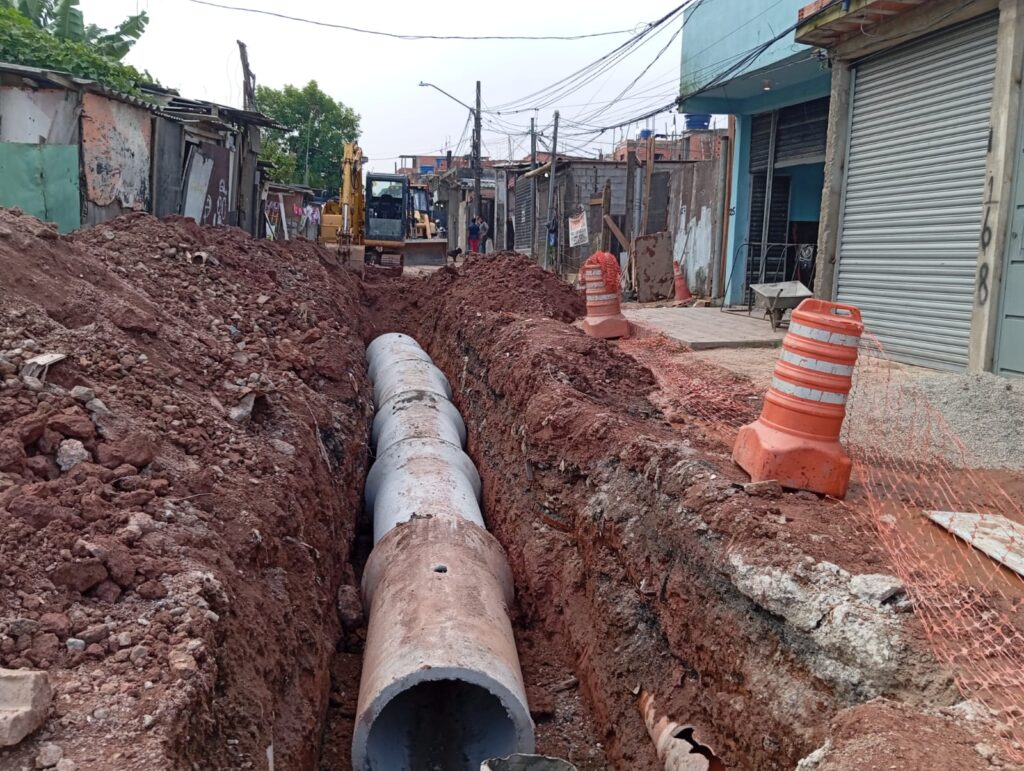 Execução de drenagem pluvial e escavação de valas em São Paulo - PAVIBEM