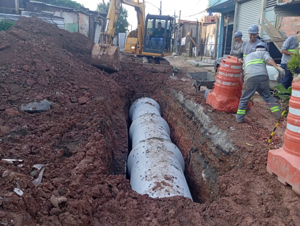 Execução de drenagem pluvial e escavação de valas em São Paulo - PAVIBEM