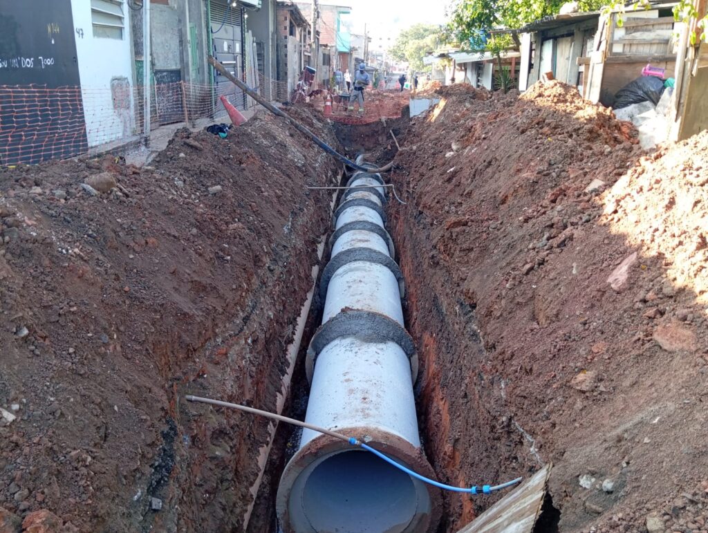 Execução de drenagem pluvial e escavação de valas em São Paulo - PAVIBEM